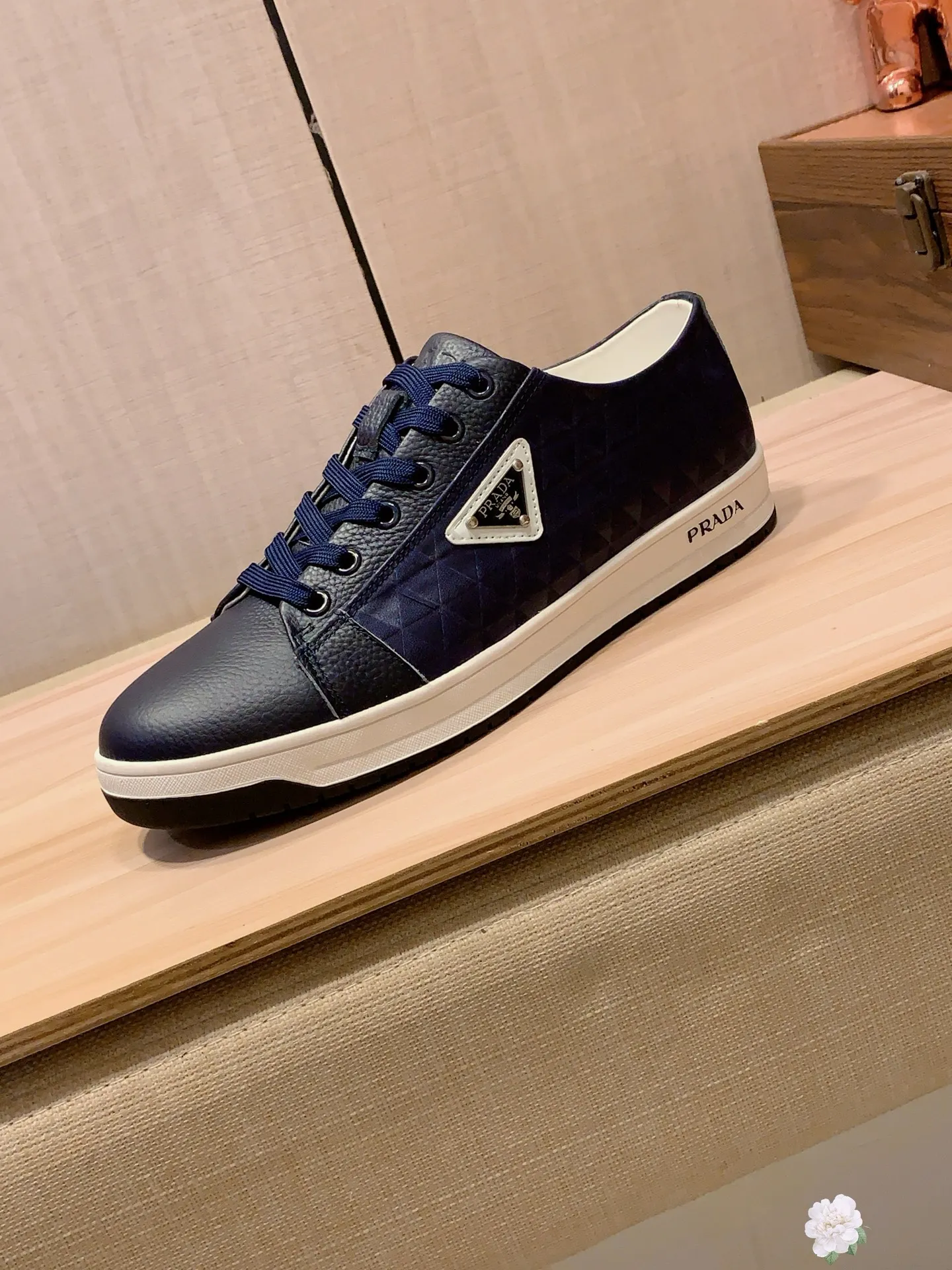 Men's Men's Shoes💰420💰💰🎩🎩[Lightning][Lightning] "PRADA*" The latest and most popular casual shoes, top brand [seduce] luxury~purchase, top~quality. [Strong] The upper is made of imported breathable cowhide with material ➕ breathable sheepskin lining (•) and fine workmanship. The original stylish and stylish soft rubber wear-resistant and non-slip outsole is light and comfortable on the feet. The real thing looks better when photographed in real life. No. 143: Code: 38-44, 45 can be customized, 3️⃣ colors are available